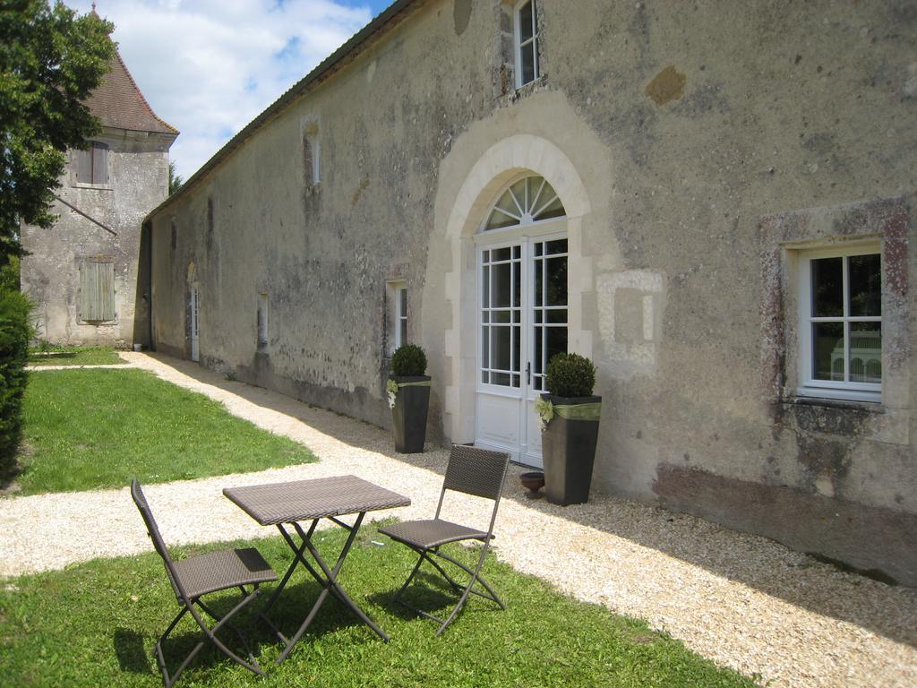 Chateau De Puyrigaud Bed and Breakfast Léoville Eksteriør billede