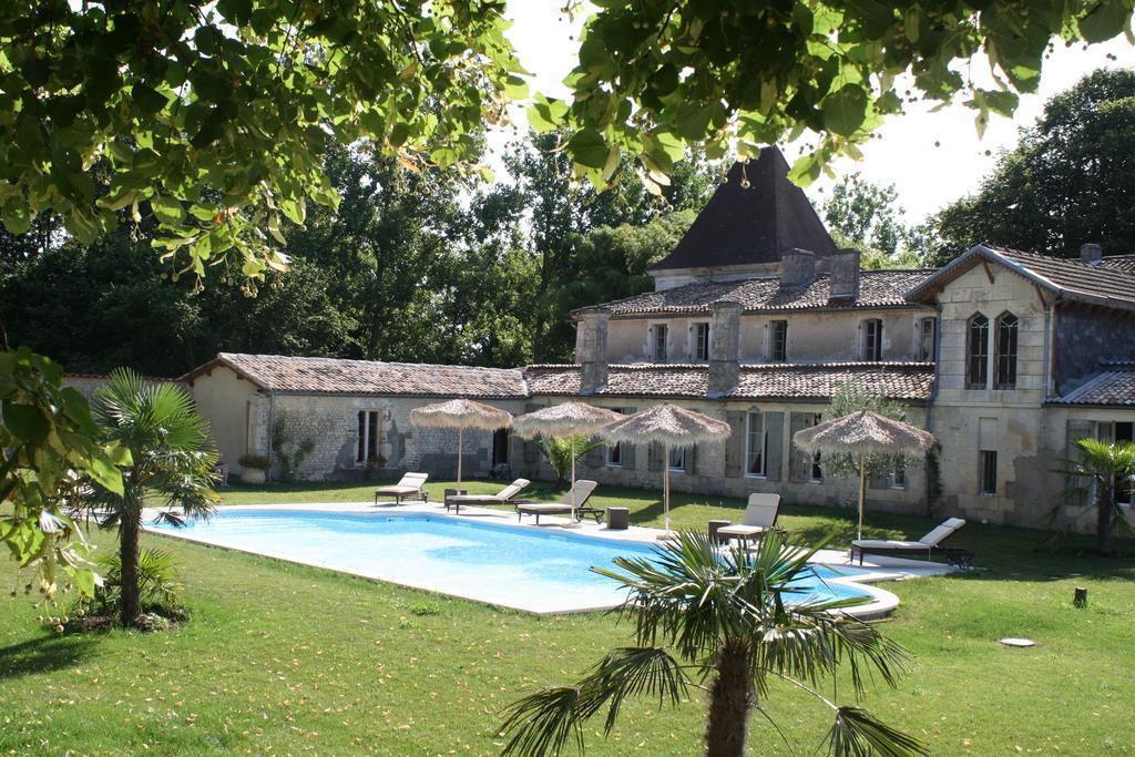 Chateau De Puyrigaud Bed and Breakfast Léoville Eksteriør billede
