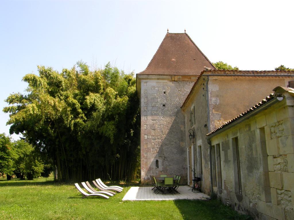 Chateau De Puyrigaud Bed and Breakfast Léoville Eksteriør billede