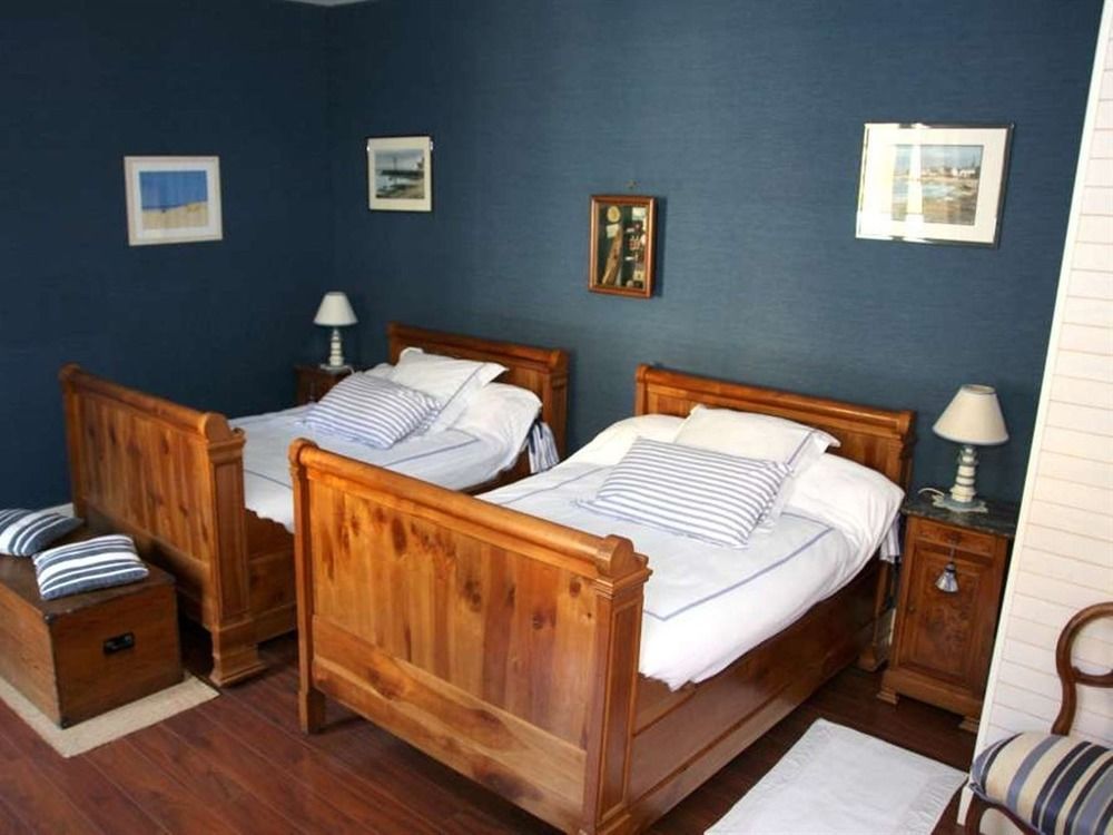Chateau De Puyrigaud Bed and Breakfast Léoville Eksteriør billede