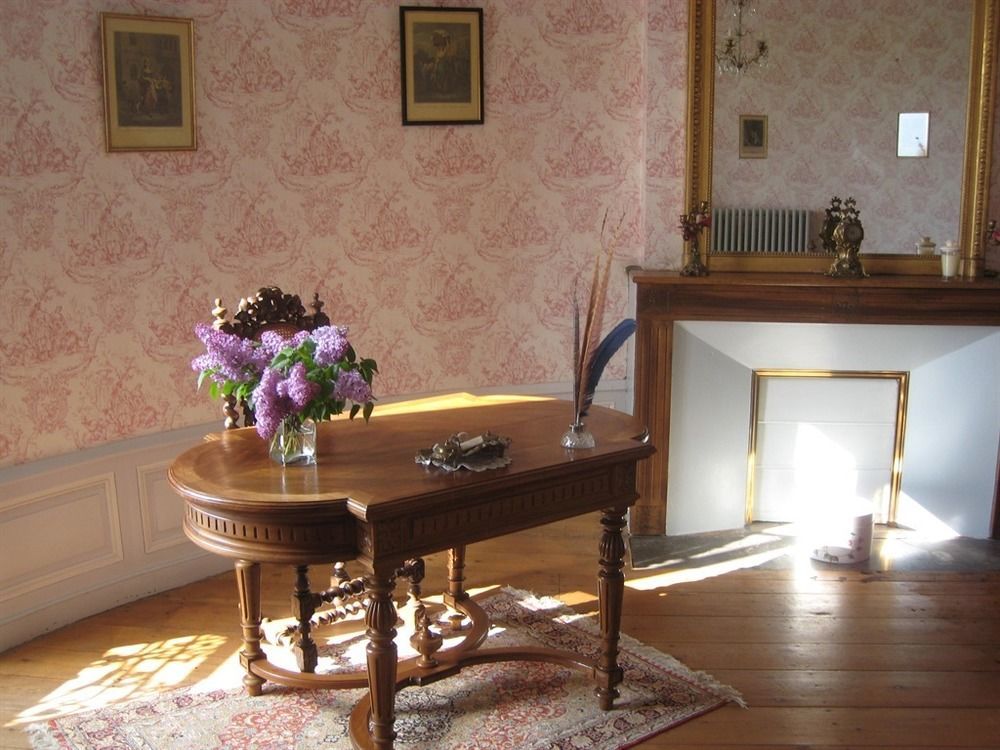 Chateau De Puyrigaud Bed and Breakfast Léoville Eksteriør billede
